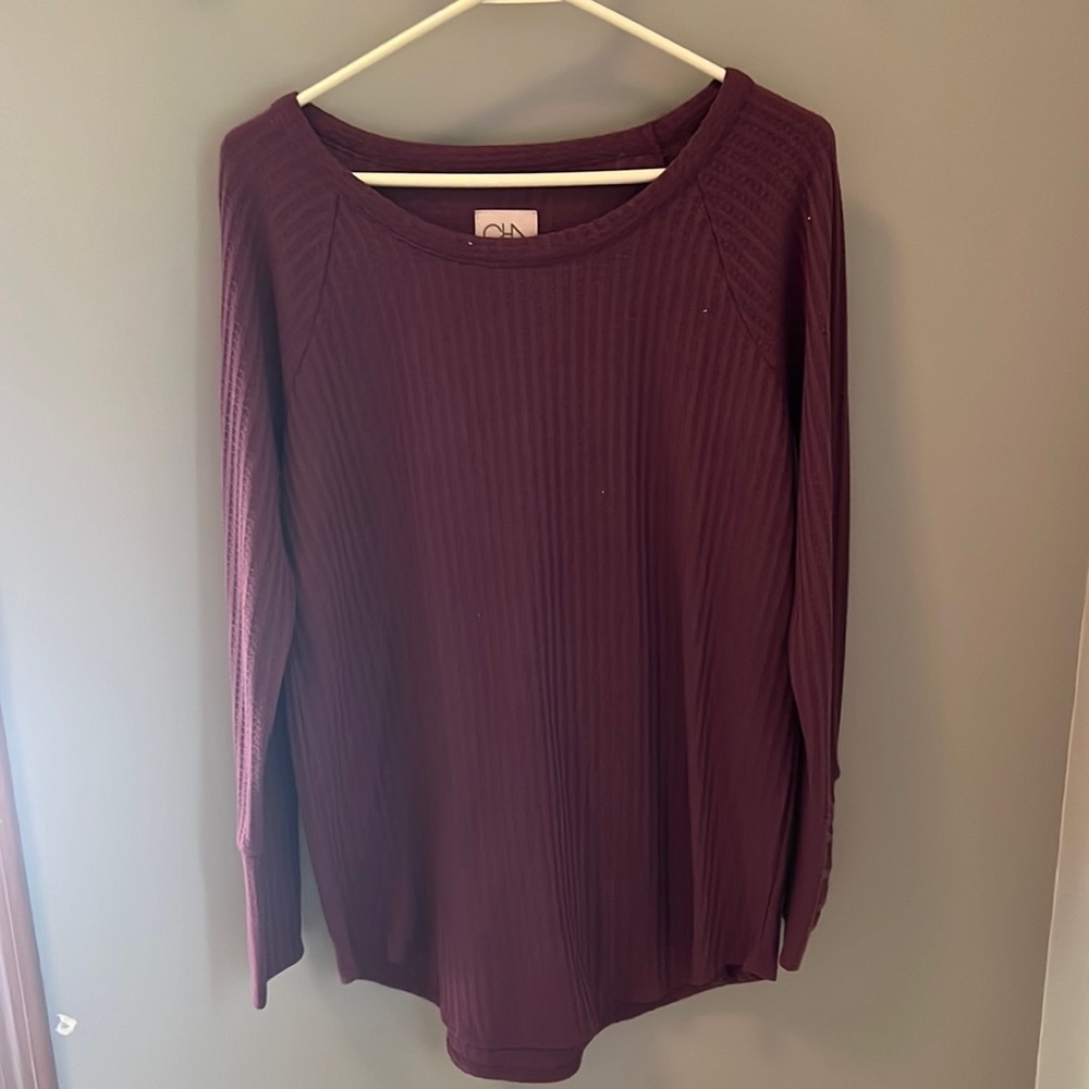 Thermal top with button sleeves